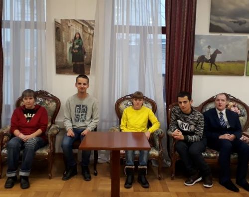 ПНИ 11 принял участие в выставке творчества детей