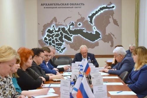 Депутаты АрхоблСобрания заявили о необходимости федеральной программы по развитию психоневрологических интернатов и домов престарелых