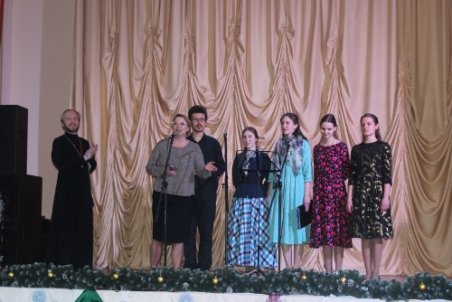 «Под сенью Рождества» ​