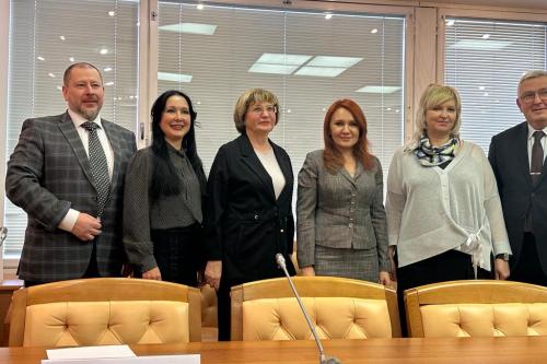 Совершенствование законодательства в сфере регулирования деятельности домов престарелых.